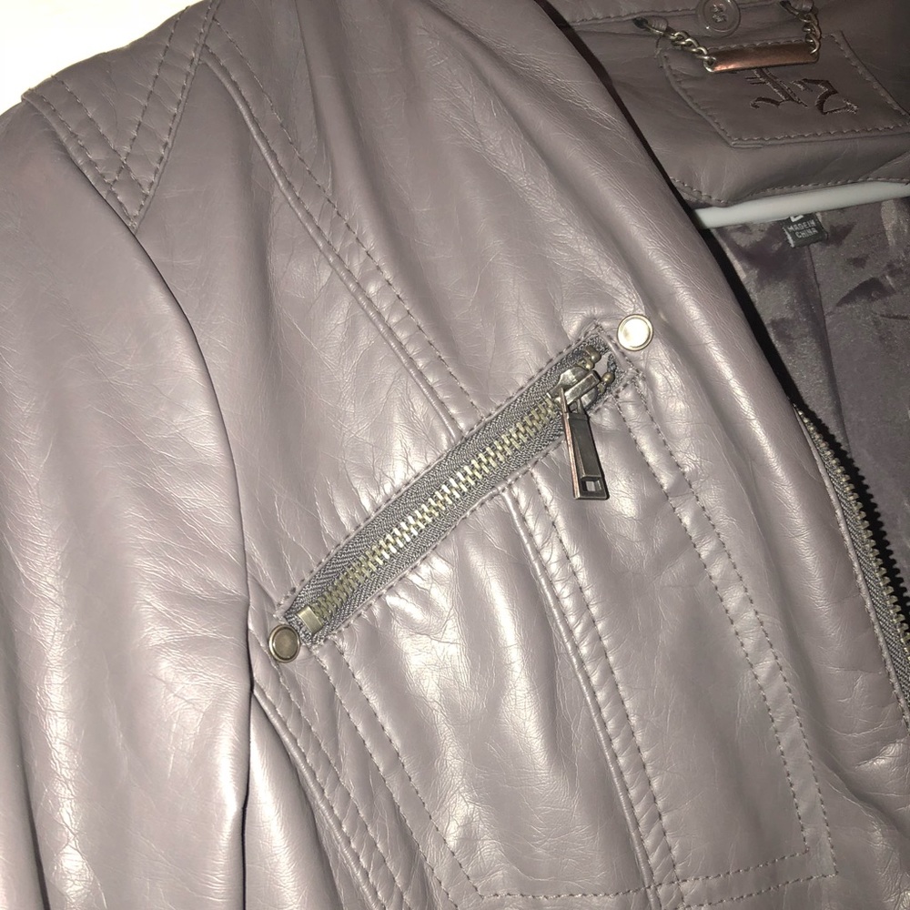 Leather jacket - Picture 4 of 6